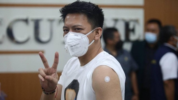 Ini Reaksi Tubuh Ariel Noah Usai Disuktik Vaksin