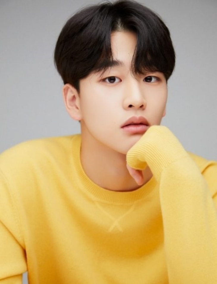 Jimin yang ceria akan diperankan oleh Kim Yoonwoo. (Foto: soompi.com)