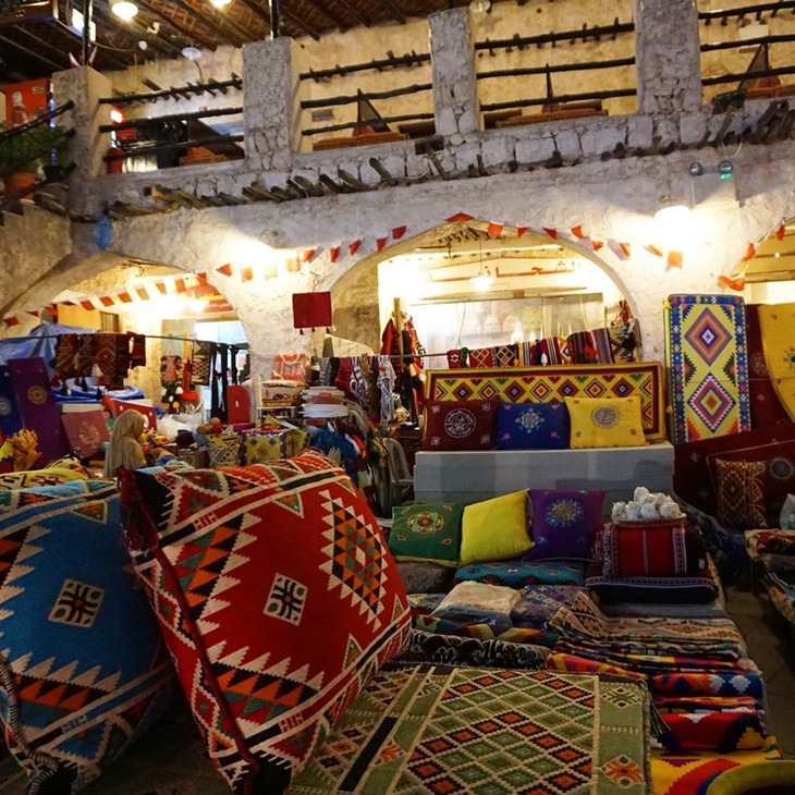 Kamu bisa menawar harga di Souq Waqif. (Foto: PIxabay/instagram.com/mat00gag)