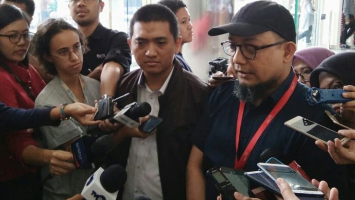 Penyidik KPK Novel Baswedan (kanan). (Antara/Benardy Ferdiansyah)