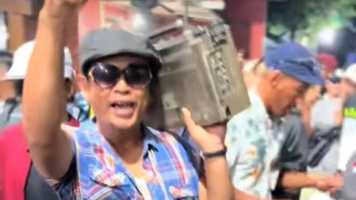 Lirik Lagu 'Tambal Ban' Om Lorenza, Viral di Internet lewat Gaya Klasiknya