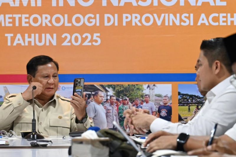 Seskab Teddy Tegaskan Presiden Perintahkan Percepatan Penganan Bencana Sumatra