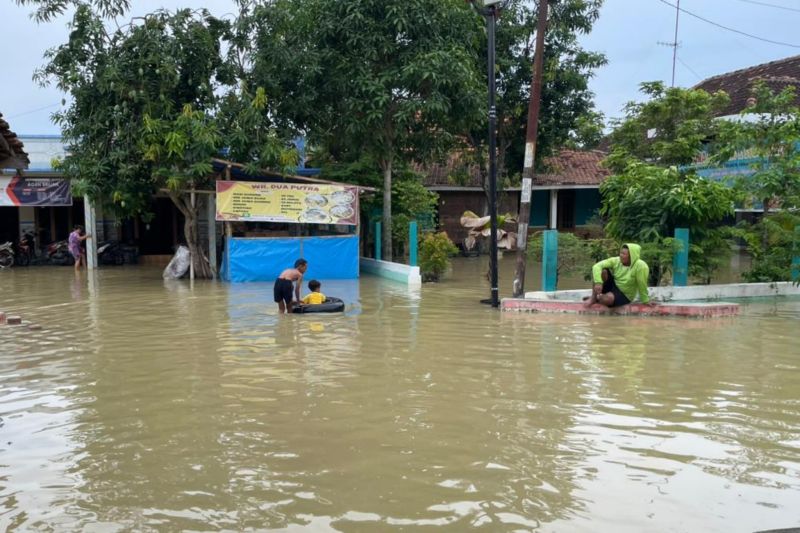 Tanggul Sungai Gandam Jebol Picu Banjir Bandang di Pati, Sejumlah Desa Terendam
