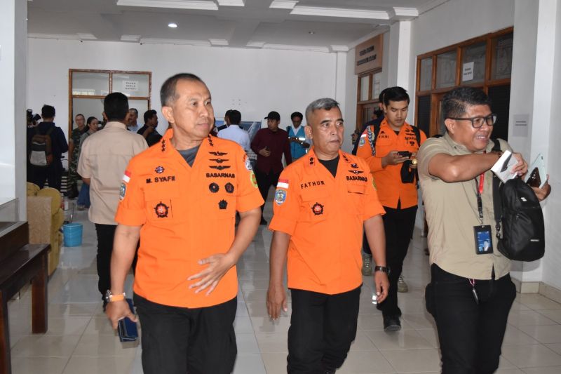 Kepala Basarnas Pantau Langsung Pencarian Korban Gempa Flores