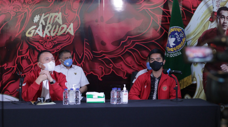 Ketum PSSI, Mochamad Iriawan dan Dirut Persis Solo, Kaesang Pangarep. (PSSI)