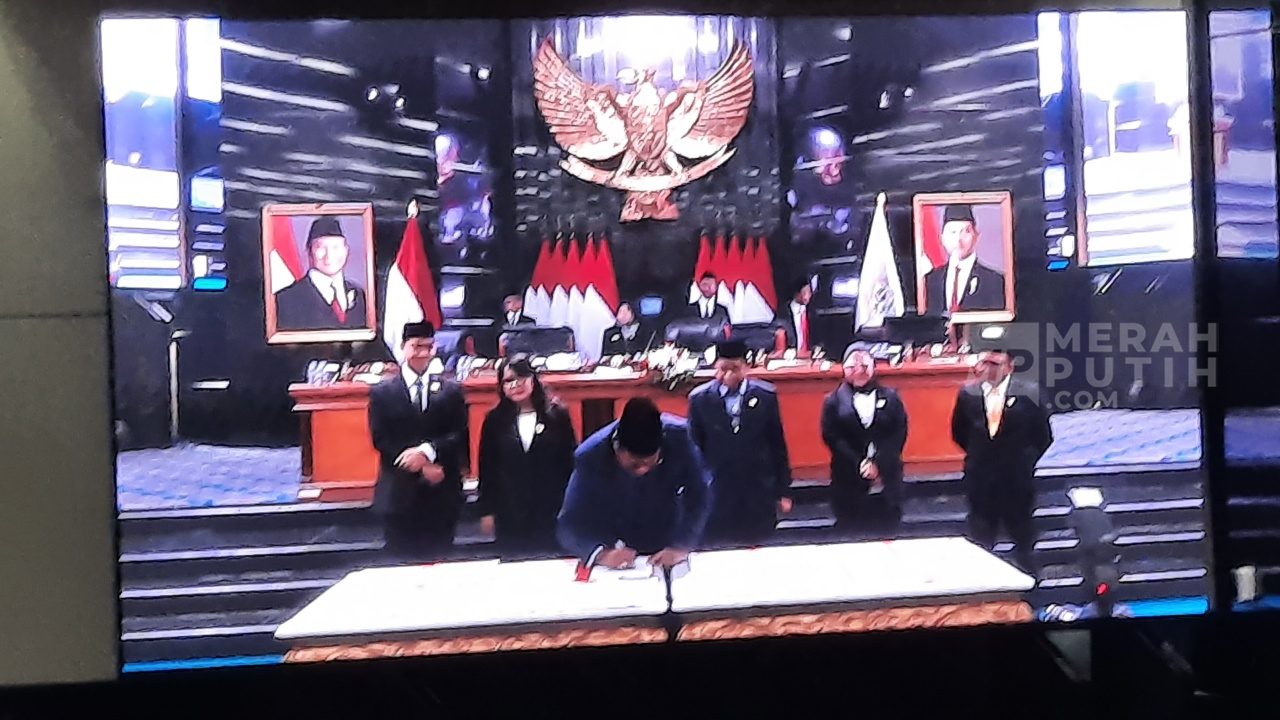 Wagub Rano Ajukan Rancangan APBD Perubahan 2025 Sebesar Rp 91,86 triliun
