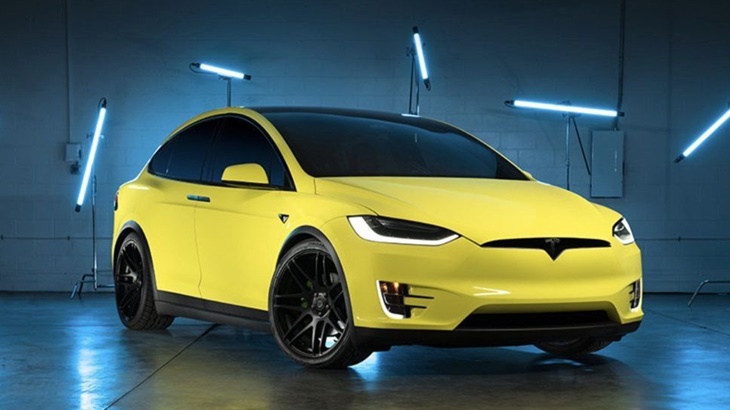 Tesla Luncurkan Layanan Wrapping Mobil Resmi untuk yang Ingin Tampil Beda