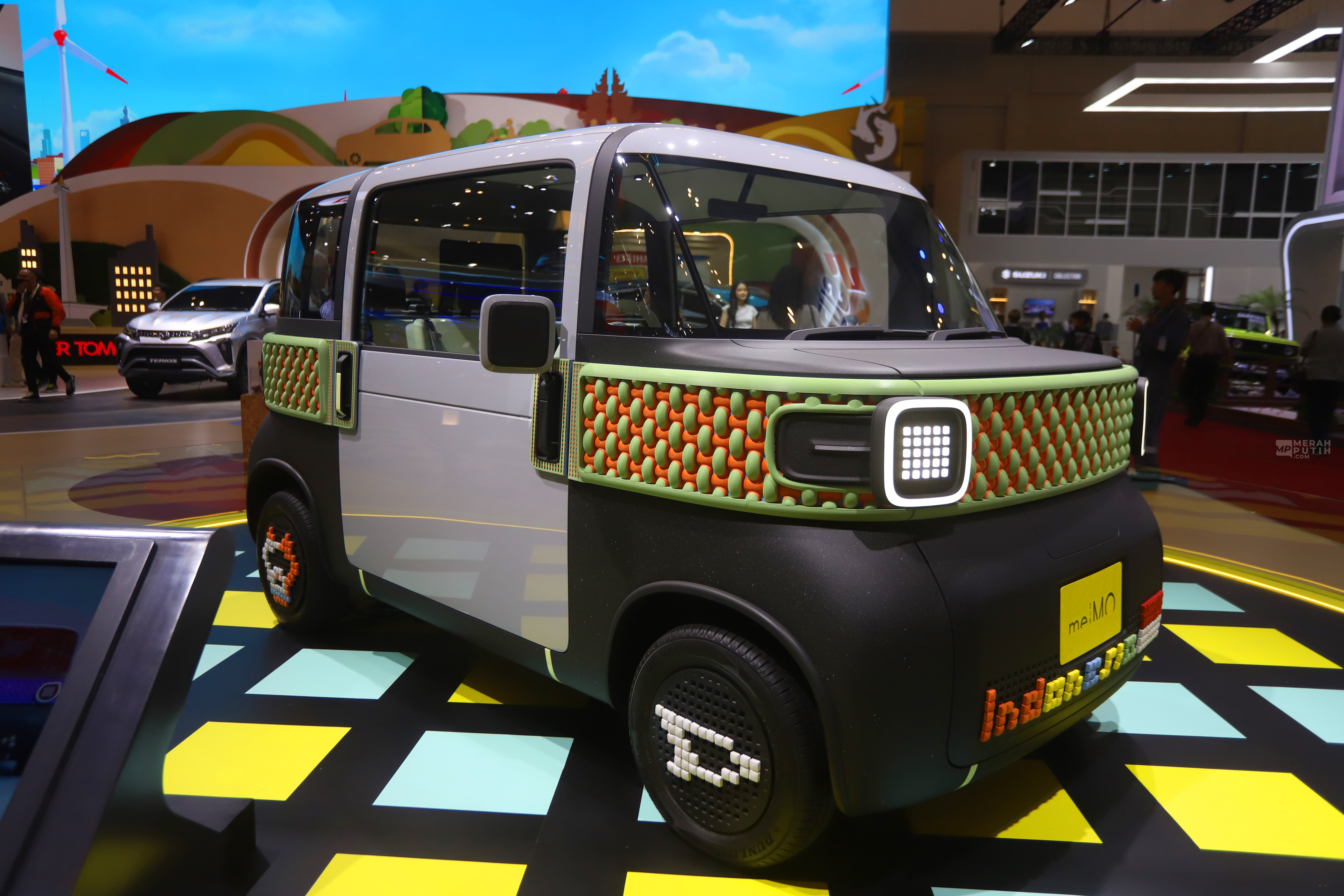 Mobil Unik Daihatsu me:MO Tampil di GIIAS 2024