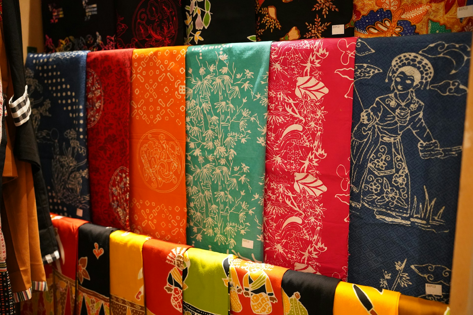 Yayasan Batik Indonesia Rayakan Hari Batik Nasional Lewat 'Bangga Berbatik'