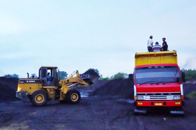 Tambang Pasir DAS Semeru Dibuka Lagi Pasca-Erupsi, Jam Operasional Dibatasi