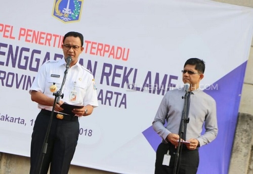 Langgar Aturan Pemprov DKI Bakal Segel 60 Reklame di Jakarta