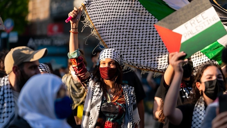 Kisah Menyentuh Bella Hadid Sebagai Gadis Palestina Perjuangkan Tanah Leluhur