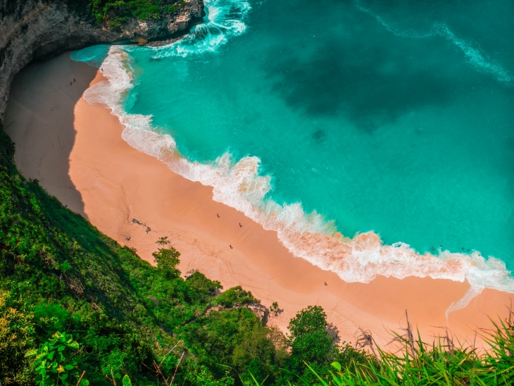 Masyarakat dan pelaku usaha diharapkan lebih bersemangat menyambut kebangkitan Bali. (Foto: Unsplash/felfin05 evin)
