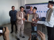 Pengamat Politik Ujang Komarudin Raih Penghargaan Jakarta Youth Award 2019