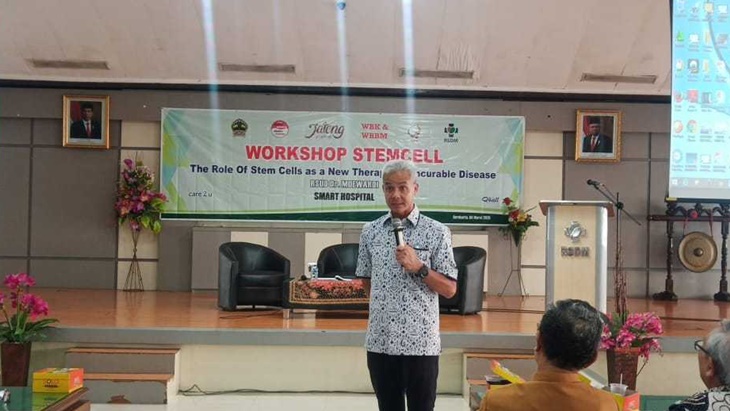 Gubernur Jawa Tengah Ganjar Pranowo minta warganya tidak panik terkait adanya virus corona