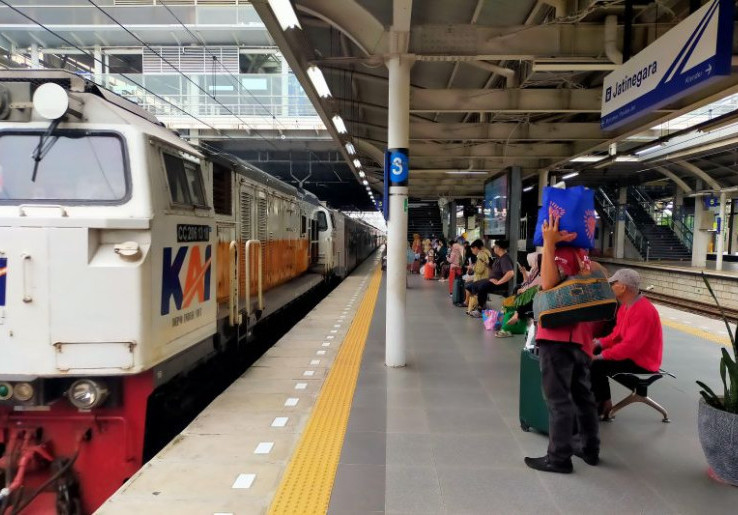 Hari Ini Demo Buruh 28 Agustus 2025, 19 Kereta Berhenti Cuma Sampai Jatinegara