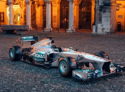 Mobil F1 Lewis Hamilton Dilelang dengan Harga Miliaran