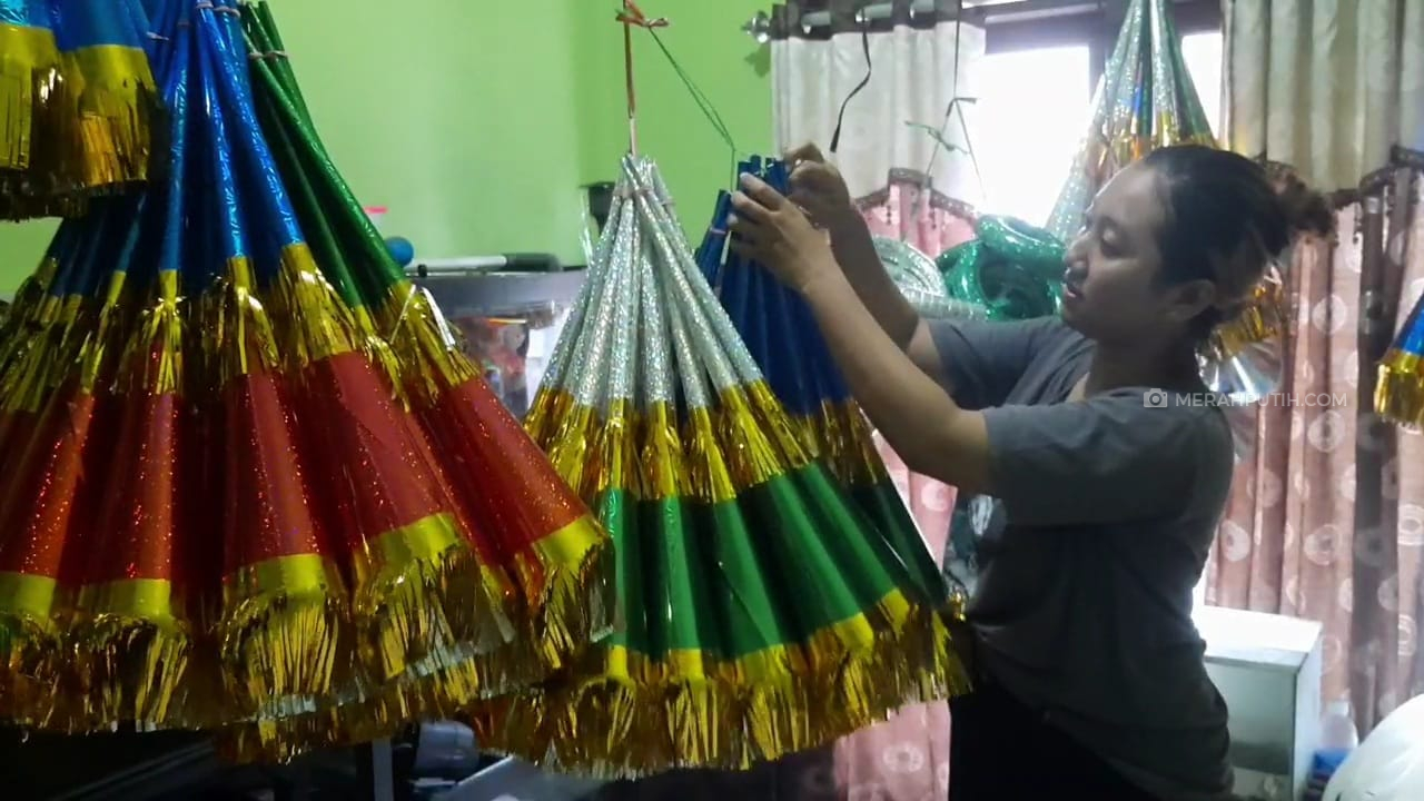 Perajin Terompet di Solo Kebanjiran Pesanan