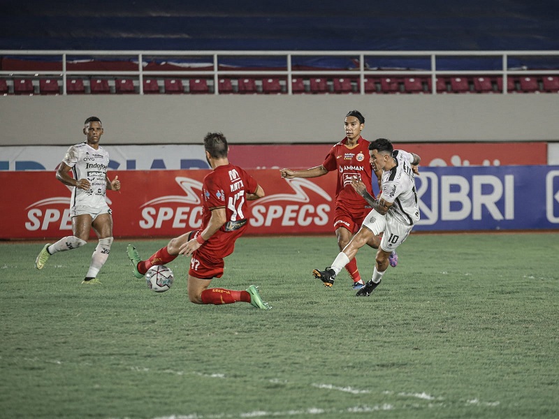 Liga 1 mempertemukan Persija Vs Bali United di Stadion Manahan Solo. (MP/Official Bali United)