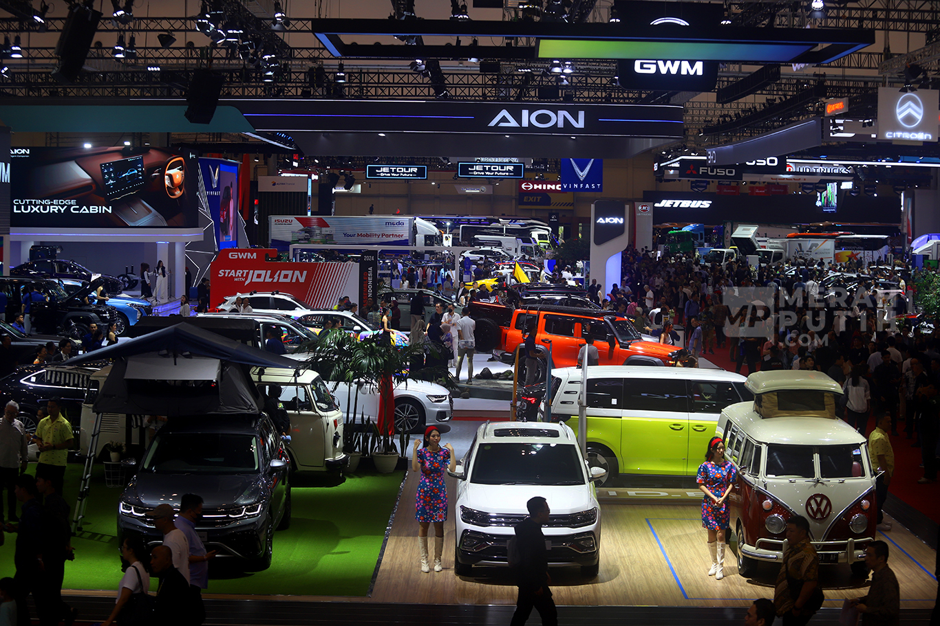 Kemeriahan Hari Terakhir Gelaran Otomotif GIIAS 2024 di ICE BSD