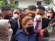 Anak Nia Daniaty Penuhi Panggilan Penyidik Polda Metro Jaya