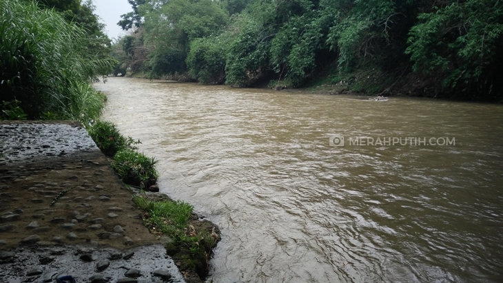 Rekam Jejak Cerita Arus Sungai Ciliwung