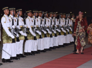 Perkokoh Tali Silaturahmi, Jokowi dan Mahathir Mohamad Salat Jumat Bareng