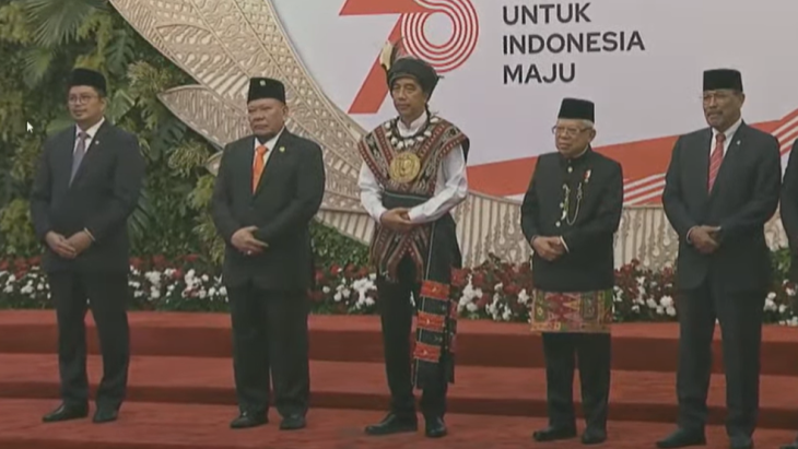 Selisik Baju Adat Tanimbar Maluku Presiden Joko Widodo