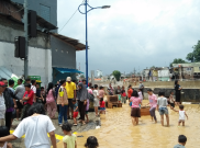 Tujuh Pompa Dikerahkan Atasi Banjir di Kampung Pulo 