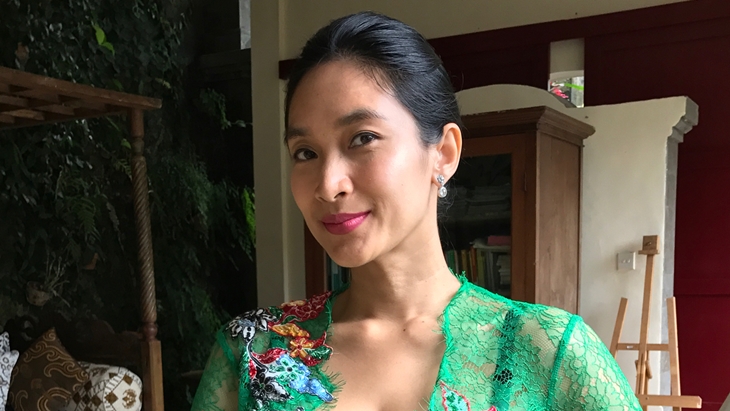 Potret Kehangatan Happy Salma dan Keluarga Sebelum Rayakan Nyepi