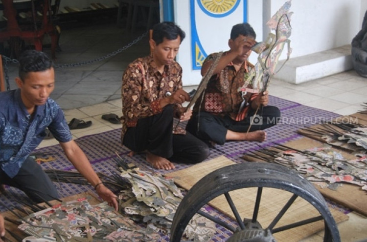 Museum Radya Pustaka Ngisis Wayang Dupara Merahputih