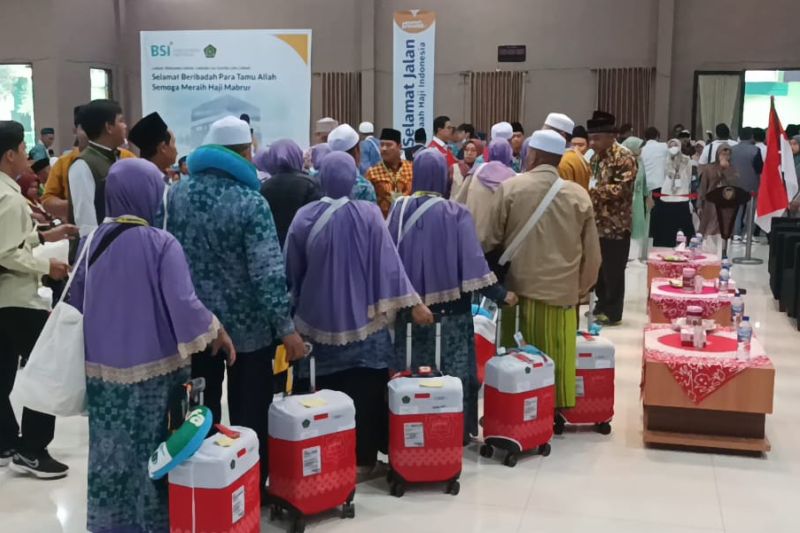  Jemaah Haji Diminta Minum Oralit Satu Sachet Per Hari