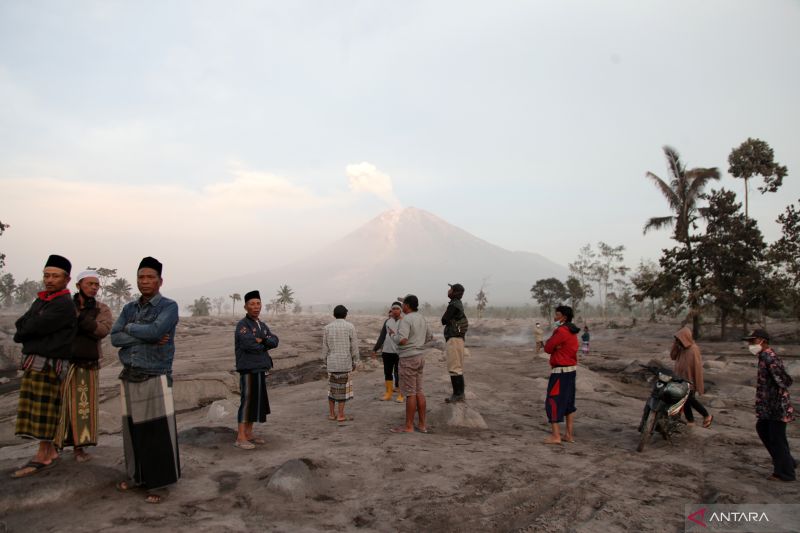 Pimpinan DPR Minta Pemerintah Antisipasi Kemungkinan Terburuk Dampak Erupsi Semeru