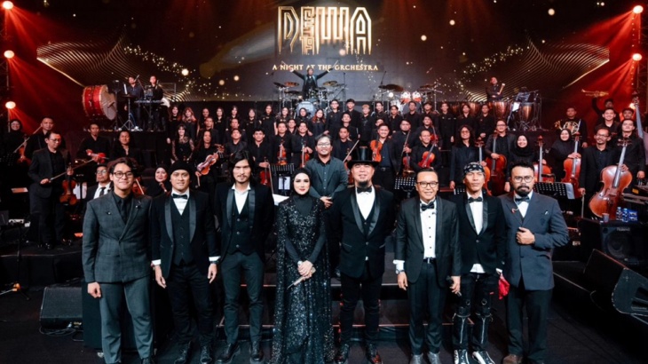 Konser DEWA 19 'A Night At The Orchestra' di Surabaya Berlangsung Sukses