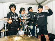 Dongker RIlis Kaus Selebar 4 Meter untuk Promo 'Ceriwis Necis Showcase'