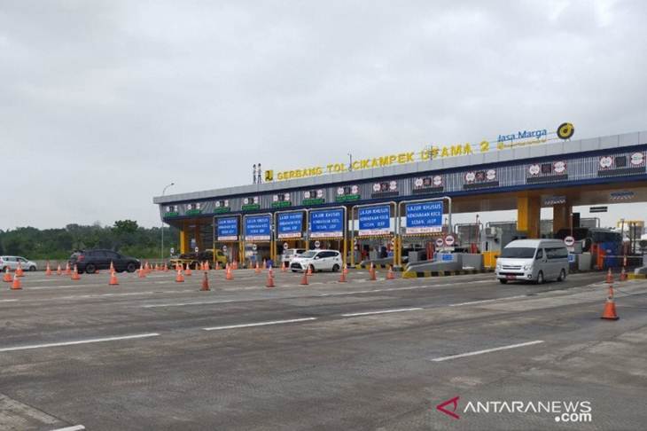 Gerbang Tol Cikampek Utama, Jawa Barat. ANTARA/Pradita Kurniawan Syah