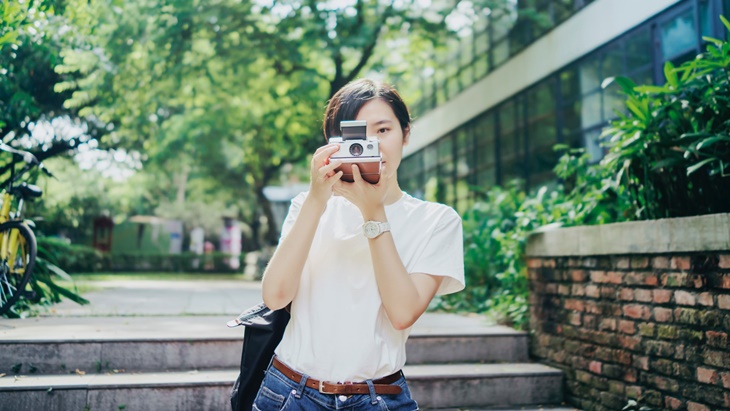 Tips Mencegah dan Merawat Kulit Wajah yang 'Break Out' Ketika Traveling