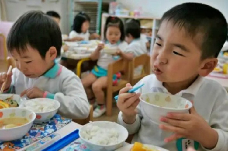 Sekolah di Jepang Menyajikan Daging Kobe Gratis untuk Makan Siang