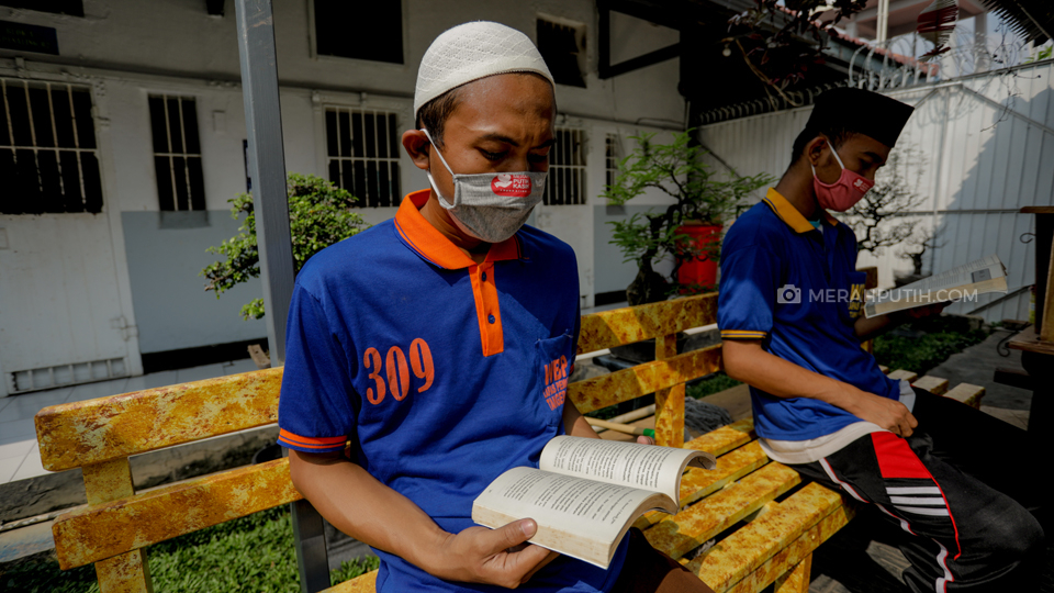 Kebebasan Literasi dari Balik Jeruji