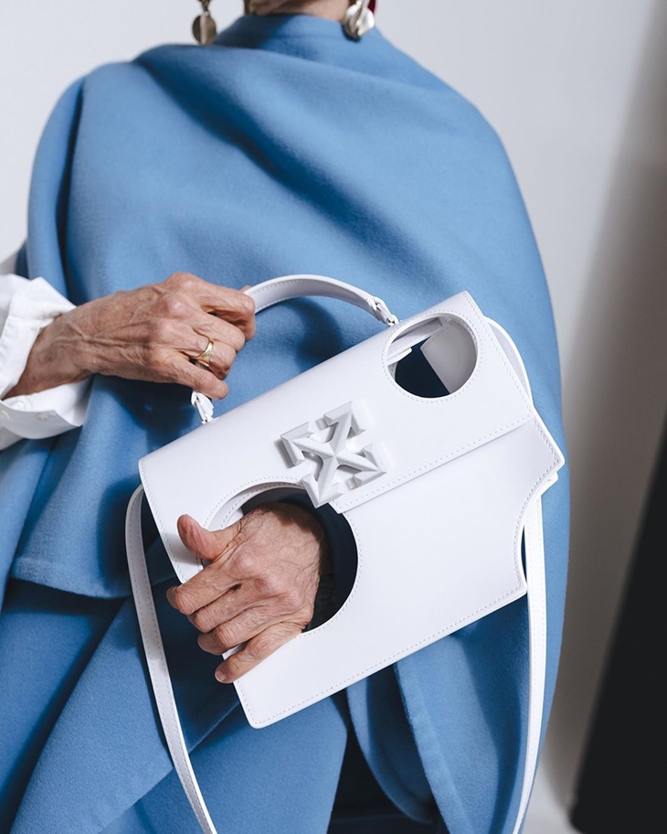 (Trivia 3) Off-White bekerjasama dengan Patricia Urquiola untuk koleksi tas meteor ini. (Foto vogue.com) 