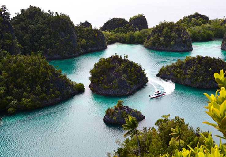 Strategi Baru Pengelolaan Geopark, DPR Dorong Pariwisata Berbasis Budaya dan Ekologi di Raja Ampat