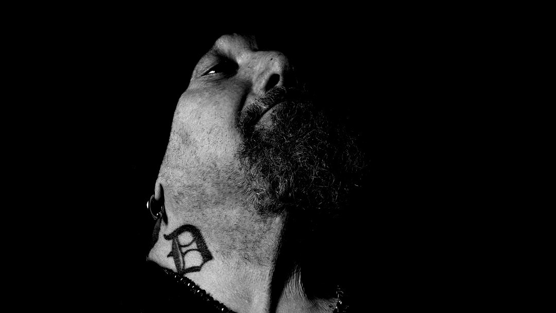 Melihat Sepak Terjang Paul Di'Anno Sebagai Vokalis Awal Iron Maiden