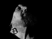 Melihat Sepak Terjang Paul Di'Anno Sebagai Vokalis Awal Iron Maiden