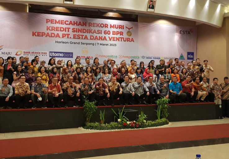 Pimpin Sindikasi Kredit 60 Bank, BPR Kredit Mandiri Dianugerahi Rekor MURI