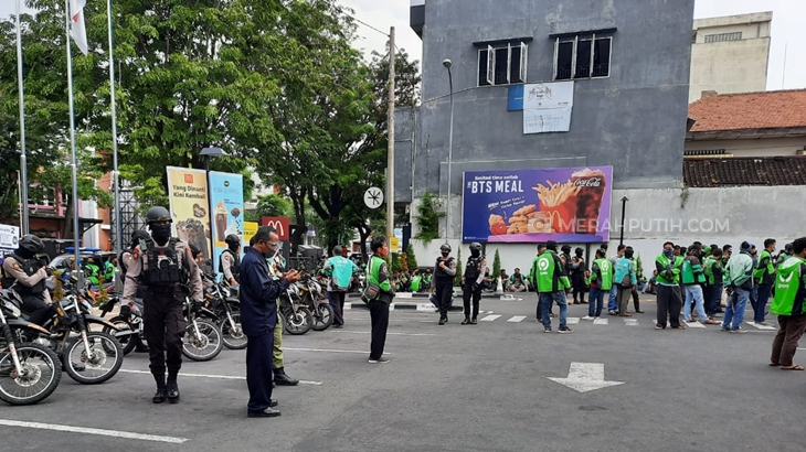 Buntut Kerumunan Promo BTS Meal, McDonald's Solo Dapat Surat Peringatan