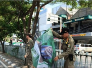 Satpol PP Tertibkan Alat Peraga Perusak Keindahan Jakarta