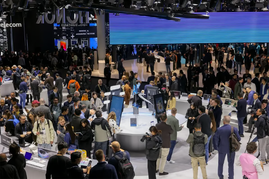 11 Inovasi di MWC 2025: Realme Bawa Smartphone dengan Cita Rasa Kamera DSLR