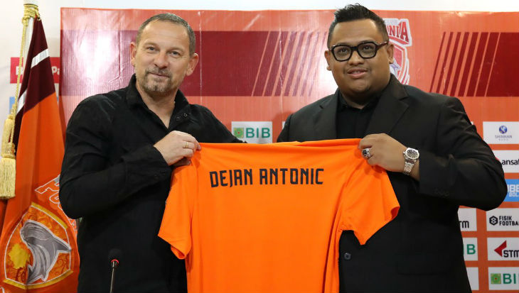 Borneo FC Resmi Kontrak Mantan Pelatih Persib Bandung