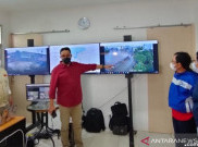Pantau Pintu Air Manggarai, Anies Imbau Prioritaskan Keselamatan Warga