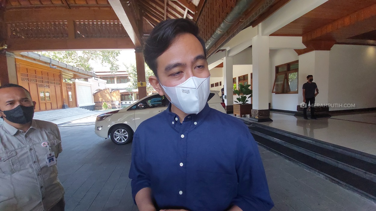 Jokowi Salat Idul Fitri di Yogyakarta, Gibran Tetap Stay di Solo